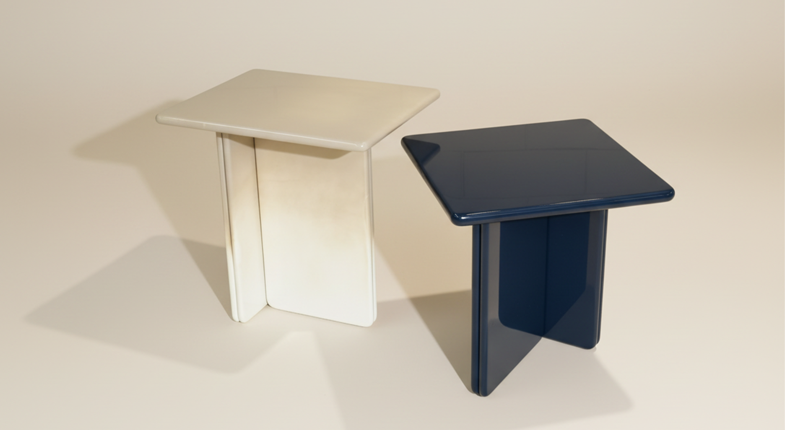 AXEL Sofa Table hover